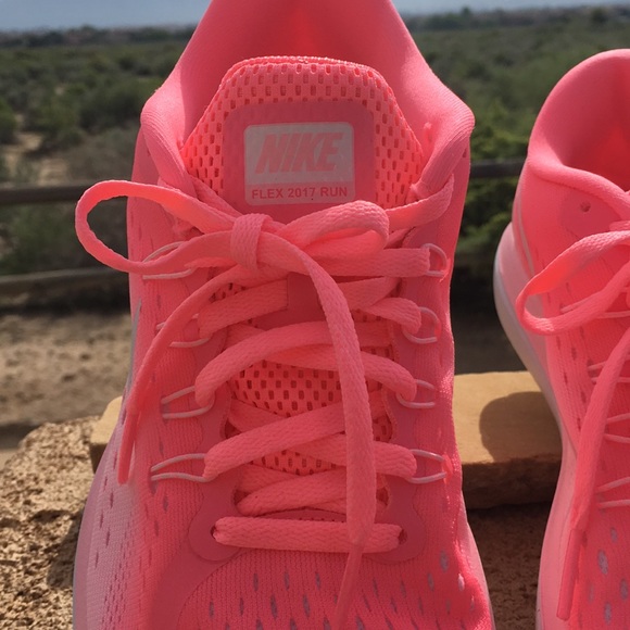 NWOT Women’s Nike Flex Run. - Picture 4 of 8